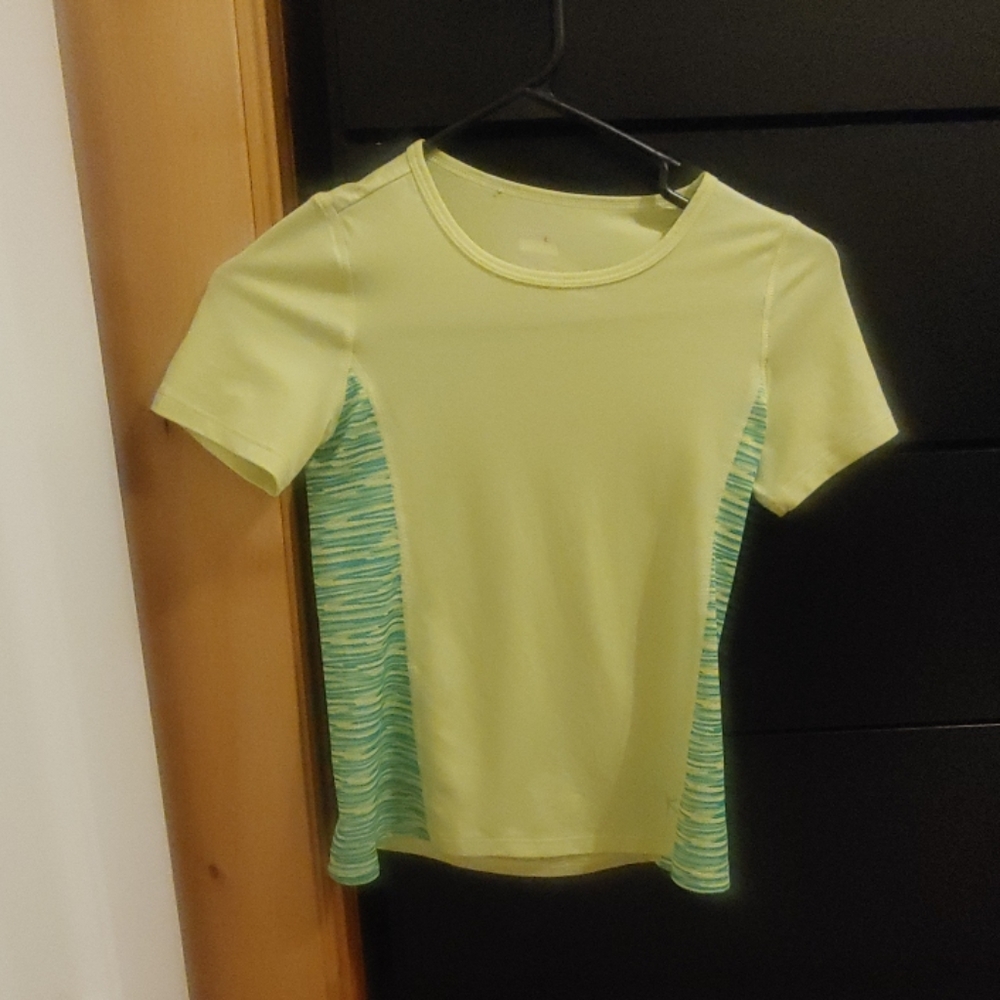 Girls short sleeved shirt